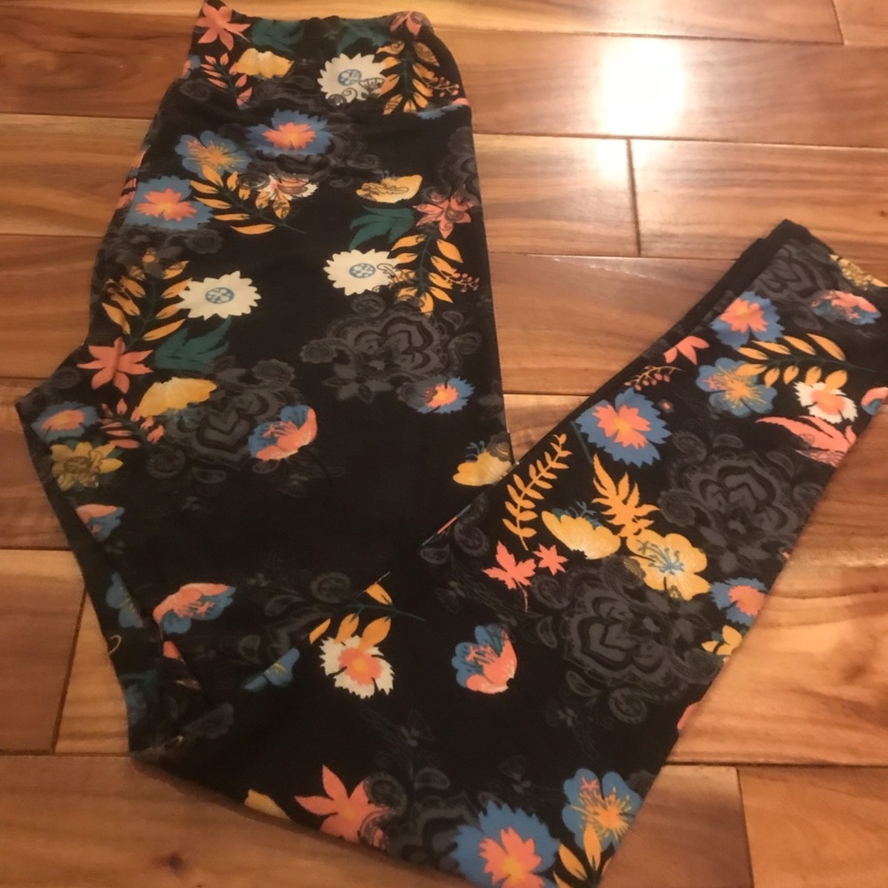 LuLaRoe floral paisley HTF OS
